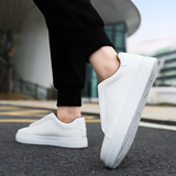 Patryk | Białe męskie sneakersy skórzane o minimalistycznym wykończeniu